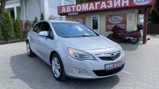 Opel Astra J