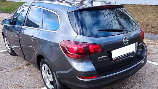 Opel Astra J