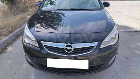 Opel Astra J