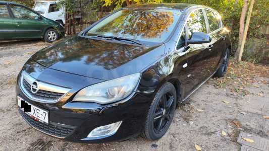 Opel Astra J