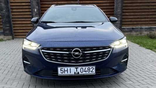 Opel Insignia II Рестайлинг, 2021, пробег 141000 км Opel Insignia II Рестайлинг, 2021, пробег 141000 км