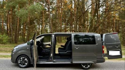 Opel Vivaro III, 2019, пробег 156400 км Opel Vivaro III, 2019, пробег 156400 км