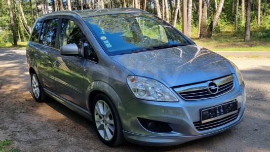 Opel Zafira B Рестайлинг