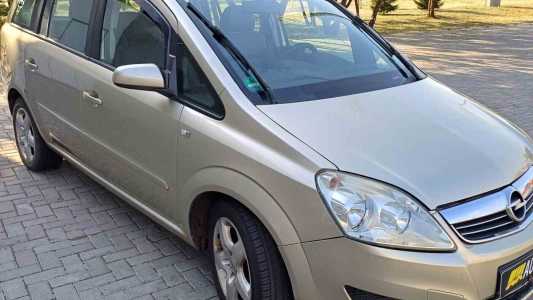 Opel Zafira B Рестайлинг