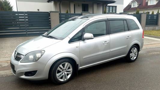 Opel Zafira B Рестайлинг