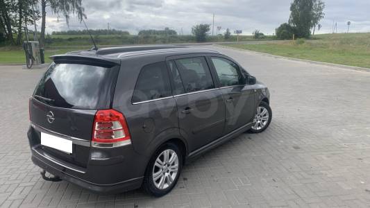 Opel Zafira B Рестайлинг