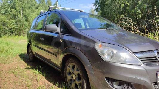 Opel Zafira B Рестайлинг