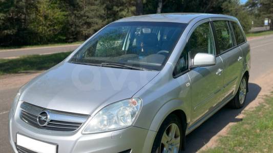 Opel Zafira B Рестайлинг