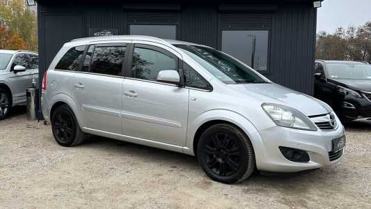 Opel Zafira B Рестайлинг