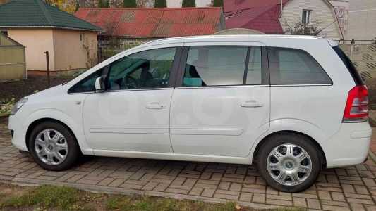 Opel Zafira B Рестайлинг