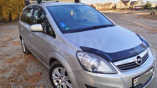 Opel Zafira B Рестайлинг