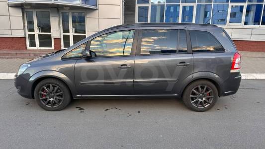 Opel Zafira B Рестайлинг