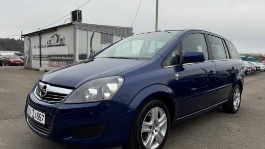 Opel Zafira B Рестайлинг