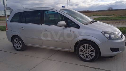 Opel Zafira B Рестайлинг