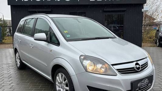 Opel Zafira B Рестайлинг