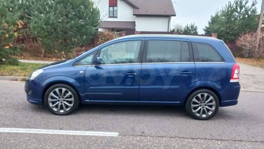 Opel Zafira B Рестайлинг