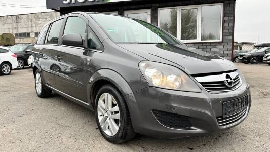 Opel Zafira B Рестайлинг