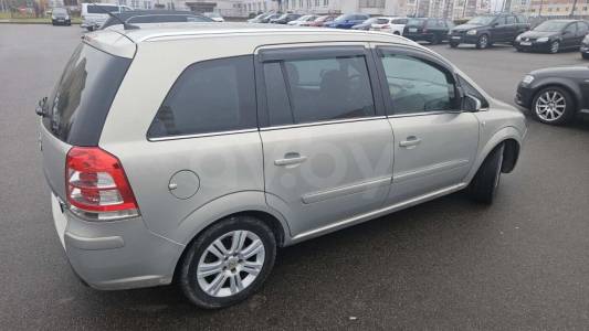 Opel Zafira B Рестайлинг