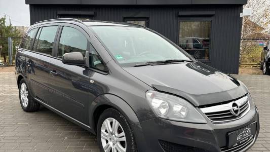 Opel Zafira B Рестайлинг