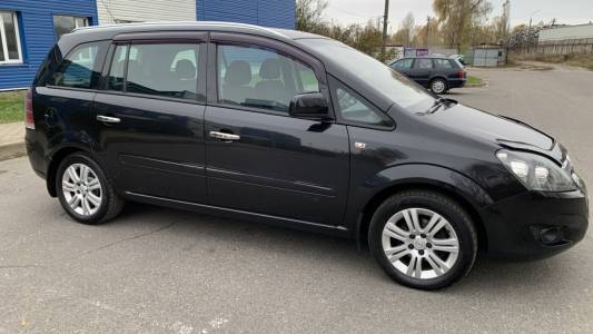 Opel Zafira B Рестайлинг