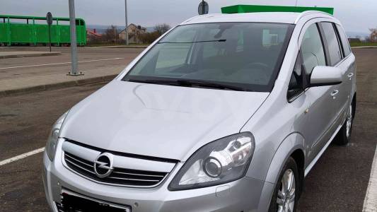 Opel Zafira B Рестайлинг