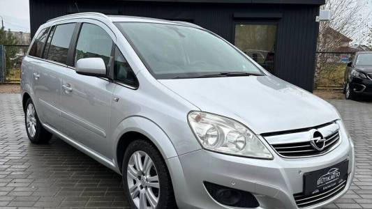 Opel Zafira B Рестайлинг