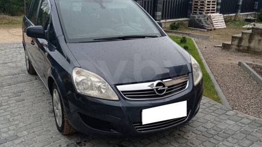 Opel Zafira B Рестайлинг