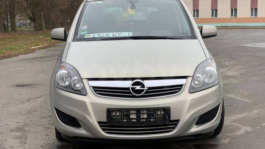 Opel Zafira B Рестайлинг