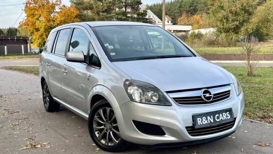 Opel Zafira B Рестайлинг