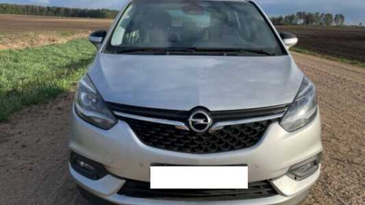 Opel Zafira C Рестайлинг, 2017, пробег 168000 км Opel Zafira C Рестайлинг, 2017, пробег 168000 км