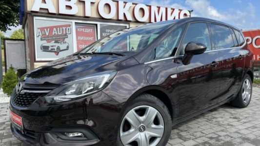 Opel Zafira C Рестайлинг, 2017, пробег 209000 км Opel Zafira C Рестайлинг, 2017, пробег 209000 км