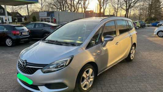 Opel Zafira C Рестайлинг