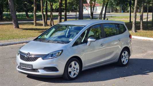 Opel Zafira C Рестайлинг