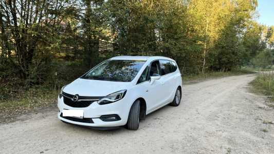 Opel Zafira C Рестайлинг