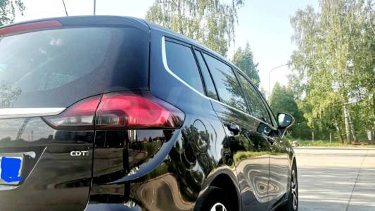 Opel Zafira C Рестайлинг