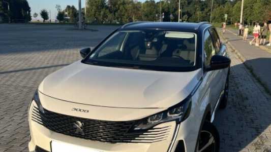 Peugeot 3008 II Рестайлинг, 2021, пробег 130000 км Peugeot 3008 II Рестайлинг, 2021, пробег 130000 км