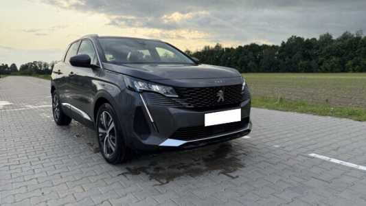 Peugeot 3008 II Рестайлинг, 2021, пробег 180000 км Peugeot 3008 II Рестайлинг, 2021, пробег 180000 км