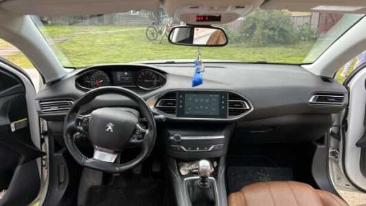 Peugeot 308 T9 Рестайлинг, 2019, пробег 185000 км Peugeot 308 T9 Рестайлинг, 2019, пробег 185000 км