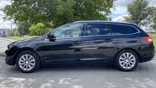 Peugeot 308 T9 Рестайлинг, 2020, пробег 121350 км Peugeot 308 T9 Рестайлинг, 2020, пробег 121350 км