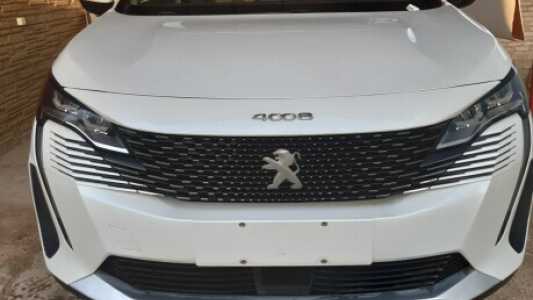 Peugeot 4008 II Рестайлинг, 2021, пробег 200 км Peugeot 4008 II Рестайлинг, 2021, пробег 200 км