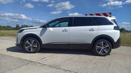 Peugeot 5008 II Рестайлинг, 2022, пробег 98100 км Peugeot 5008 II Рестайлинг, 2022, пробег 98100 км