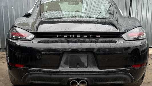 Porsche Cayman 982