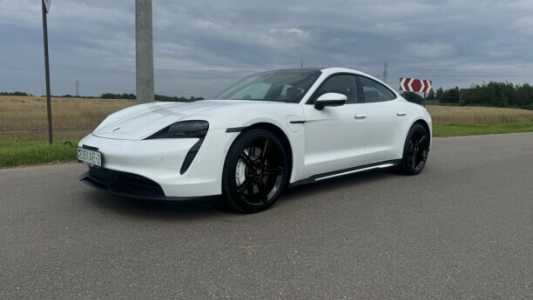 Porsche Taycan , 2021, пробег 13500 км