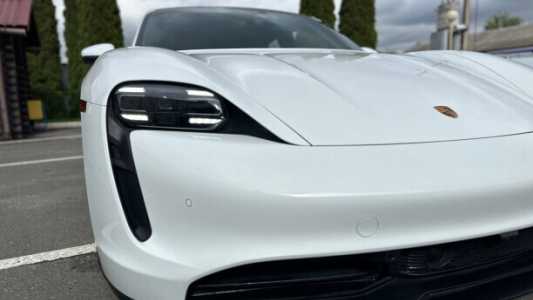 Porsche Taycan , 2021, пробег 40000 км