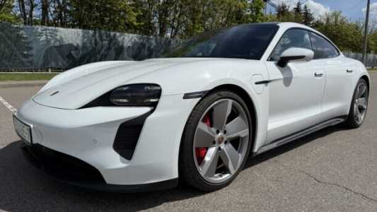 Porsche Taycan , 2023, пробег 18000 км