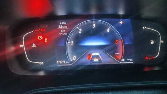 Renault Megane IV Рестайлинг, 2020, пробег 178974 км Renault Megane IV Рестайлинг, 2020, пробег 178974 км