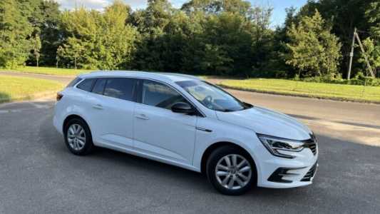 Renault Megane IV Рестайлинг, 2022, пробег 184000 км Renault Megane IV Рестайлинг, 2022, пробег 184000 км