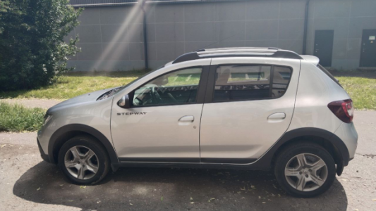 Renault Sandero Stepway II Рестайлинг, 2022, пробег 23100 км Renault Sandero Stepway II Рестайлинг, 2022, пробег 23100 км