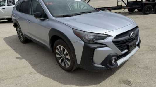 Subaru Outback VI Рестайлинг, 2023, пробег 34100 км Subaru Outback VI Рестайлинг, 2023, пробег 34100 км