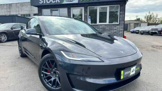 Tesla Model 3 I  2-й рестайлинг, 2024, пробег 8550 км